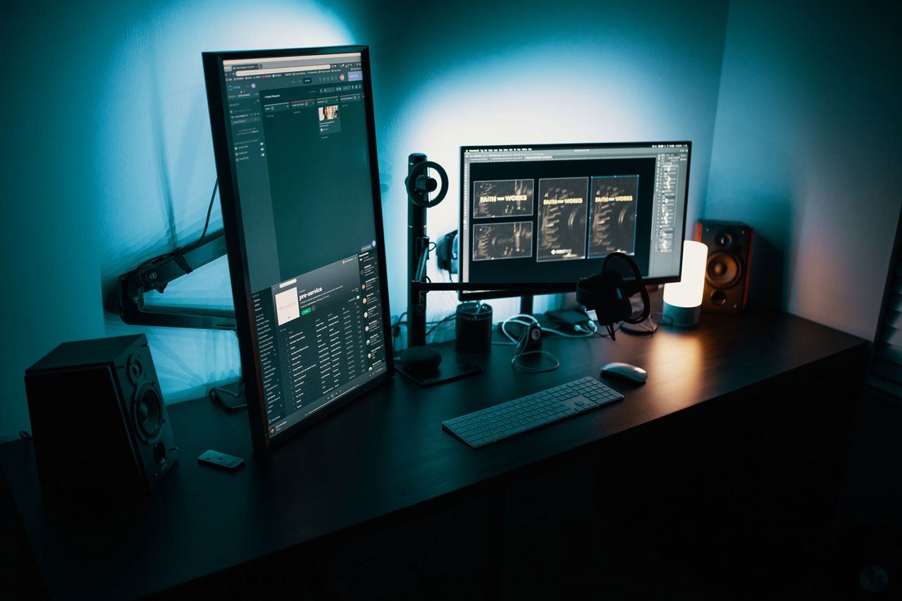 Postazione con due monitor
